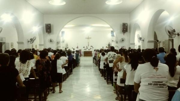 Caminhada e missa anunciam abertura da Campanha da Fraternidade em Bar&atilde;o de Graja&uacute;.(Imagem:FlorianoNews)