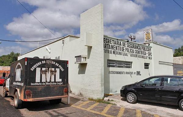 Homem é baleado e morre por tentar salvar a esposa