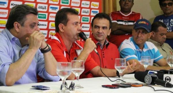 Gerente de futebol do River-PI é preso após embarcar time para a Copinha