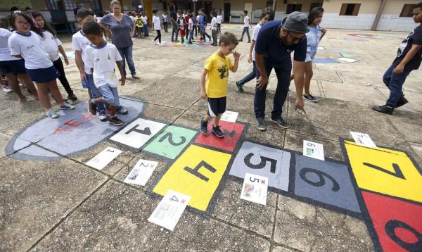 Alunos da Escola Classe 29 de Taguatinga.(Imagem:MARCELO CAMARGO/AGÊNCIA BRASIL)