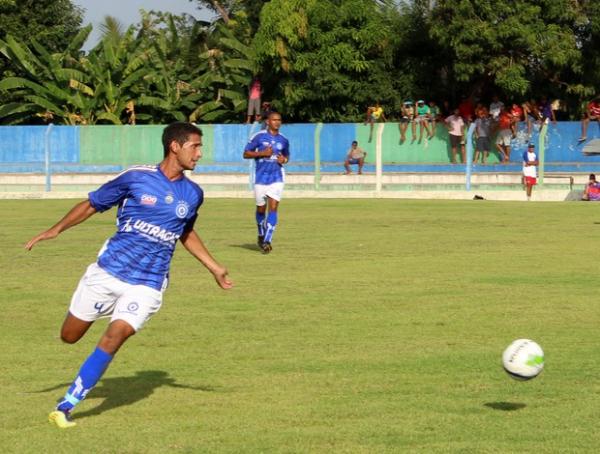 Parnahyba e Piauí apostam na bola parada e empatam no Mão Santa