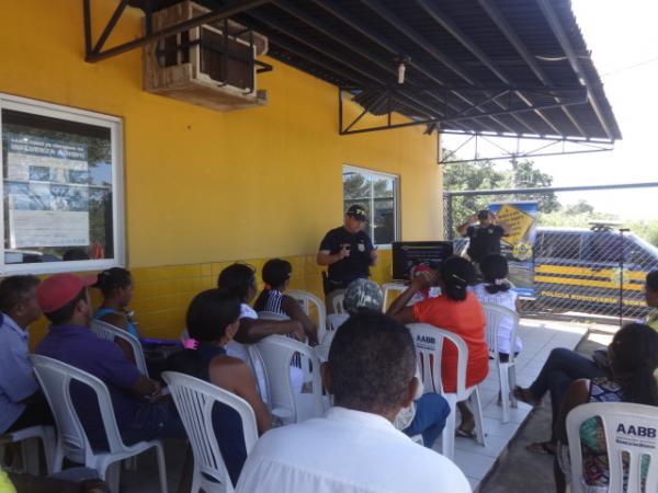PRF realiza Cinema Rodoviário em Floriano para instruir motoristas.(Imagem:FlorianoNews)
