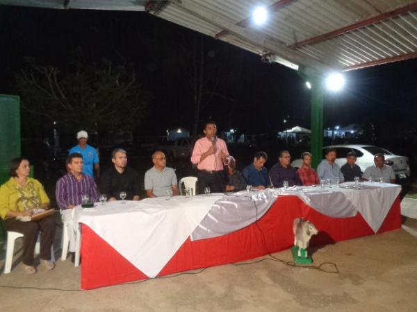 Apresentação de sanfoneiros marca abertura da 45ª Feira Agropecuária de Floriano
