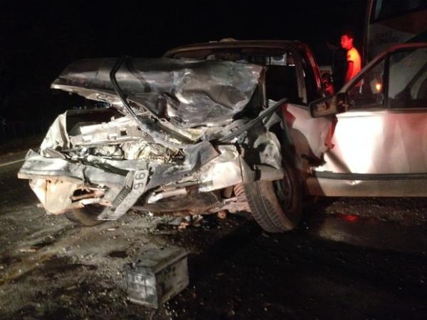 Colisão na BR-343 deixa criança gravemente ferida