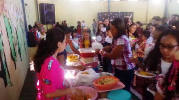 Escola Pequeno Pr&iacute;ncipe promove festa junina para alunos do Ensino Fundamental.(Imagem:FlorianoNews)