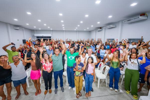João Neto e Dr. Vinícius Nascimento fortalecem grupo político com importantes lideranças de Floriano(Imagem:Ascom)