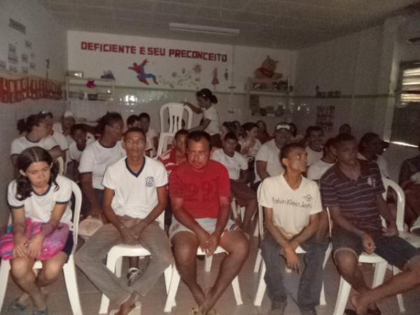 APAE de Floriano realiza abertura da Semana da Crian&ccedil;a com palestra sobre drogas.(Imagem:FlorianoNews)