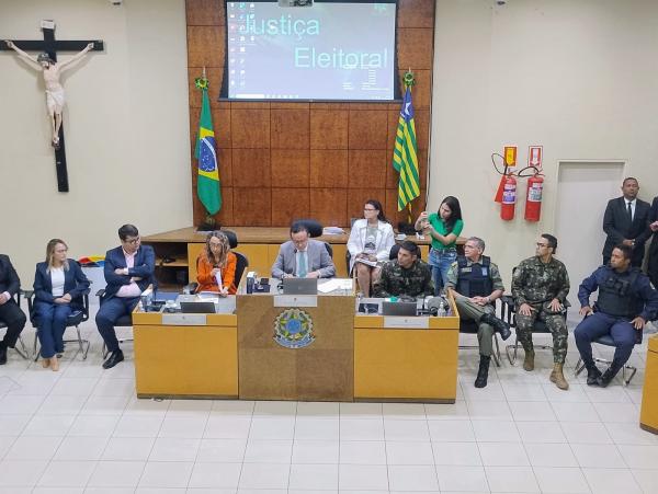 A reuni&atilde;o aconteceu no plen&aacute;rio do TRE.(Imagem:Valdi J&uacute;nior/ Portal ClubeNews)
