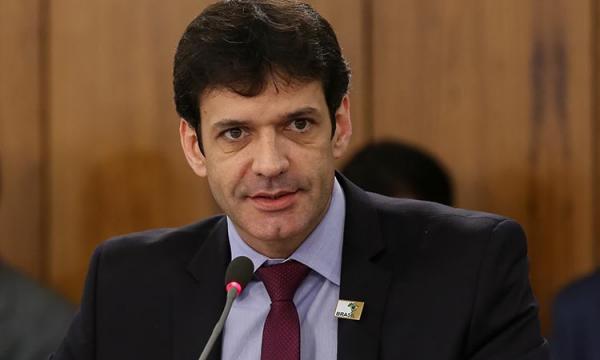 Bolsonaro demite ministro do Turismo; presidente da Embratur pode assumir
