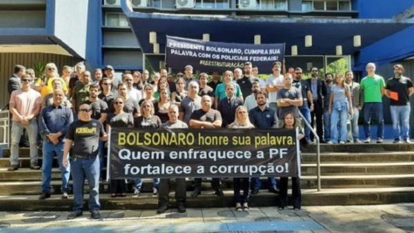 Agentes da PF fazem paralisação de 1h pela reestruturação da carreira