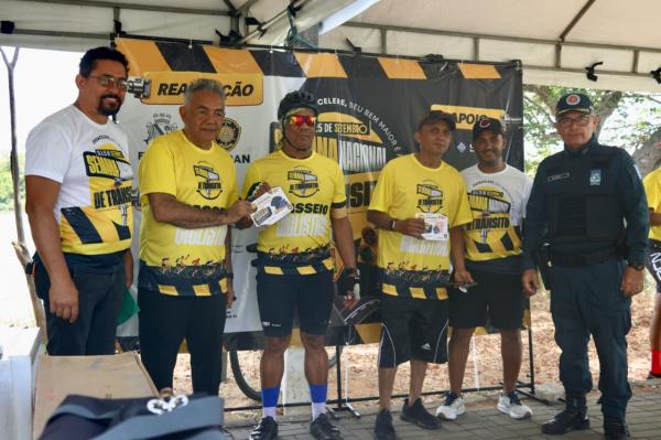 3º BPM reforça segurança durante passeio ciclístico da Semana Nacional do Trânsito em Floriano.(Imagem:Divulgação/PM)