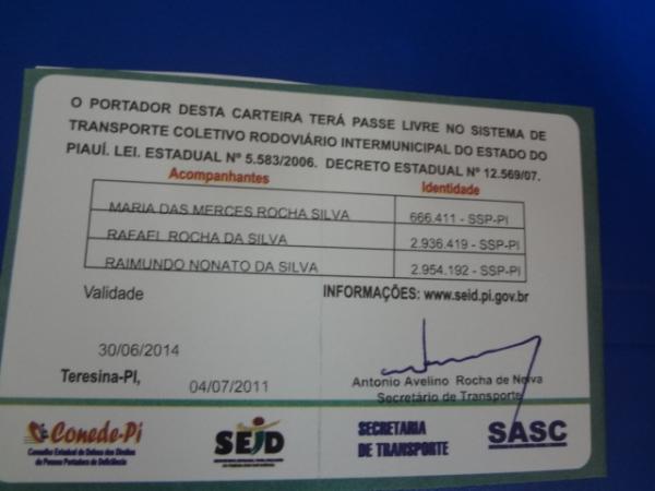 Casa dos conselhos de Floriano recebe os passes livres de pessoas portadoras de defici&ecirc;ncia.(Imagem:FlorianoNews)