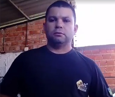 Padrasto de soldado morto grava vídeo e manda recado aos pais