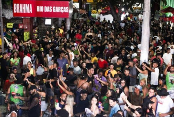 Carnaval da Fam&iacute;lia e festa no Cais: alegria contagia foli&otilde;es de todas as idades(Imagem:Secom)
