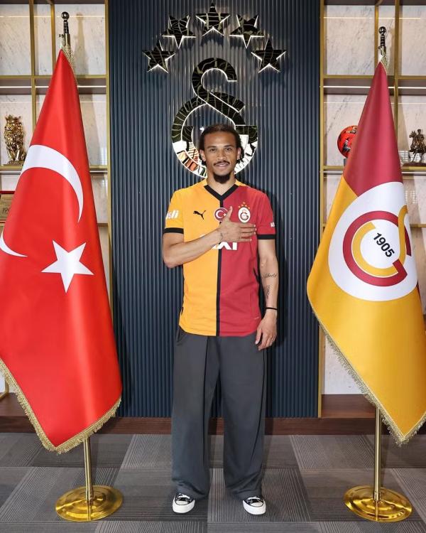 Galatasaray anuncia Leroy San&eacute; por tr&ecirc;s temporadas.(Imagem:Divulga&ccedil;&atilde;o / Galatasaray)