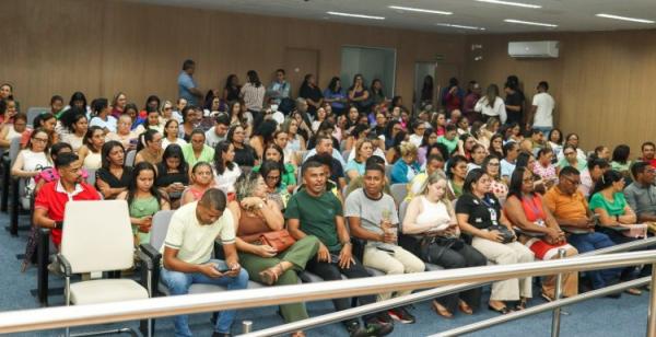 Servidores municipais participam do lan&ccedil;amento de fluxo para atendimento &agrave; entrega volunt&aacute;ria para ado&ccedil;&atilde;o(Imagem:Secom)