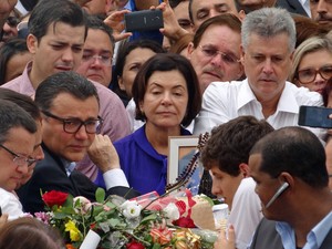Velório de Campos reúne governistas e políticos da oposição no Recife