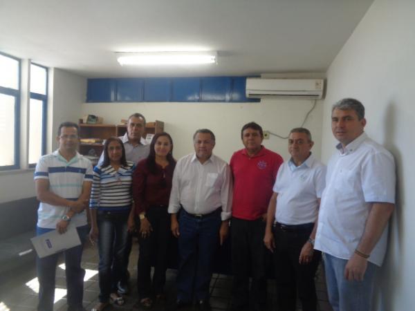 Vereadores visitam sistema de abastecimento de água de Floriano