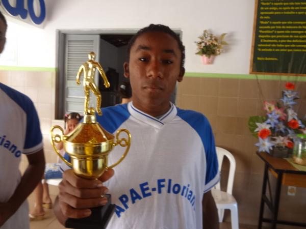 APAE de Floriano comemorou a vit&oacute;ria de alunos em olimp&iacute;adas estaduais.(Imagem:FlorianoNews)