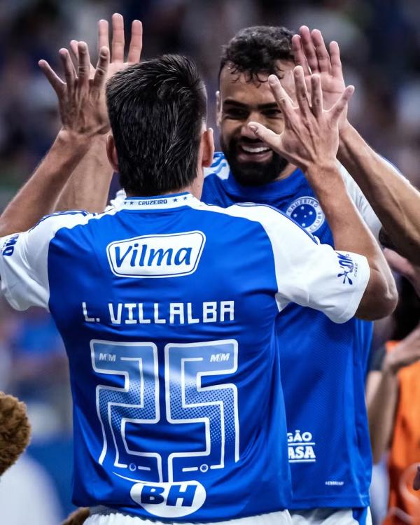 Fabr&iacute;cio Bruno e Villalba, zagueiros do Cruzeiro.(Imagem:Gustavo Aleixo/Cruzeiro)