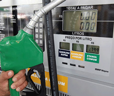 Com novo reajuste, gasolina acumula alta de quase 30% em menos de 6 meses