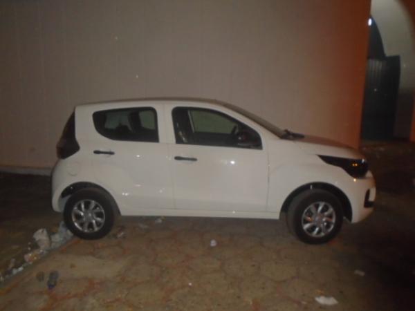 Moradora da Rua Fernando Marques ganha carro na rifa da Paróquia Nossa Senhora das Graças.(Imagem:FlorianoNews)