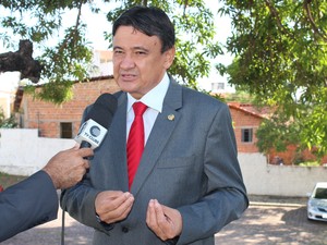 Wellington diz que crise no PI pode levar até a demissão de concursados