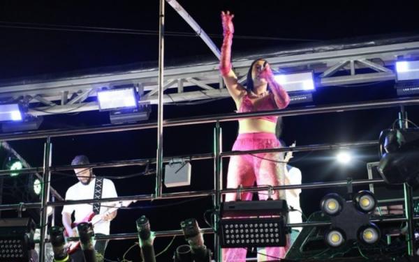 Carnaval da Fam&iacute;lia e festa no Cais: alegria contagia foli&otilde;es de todas as idades(Imagem:Sexom)
