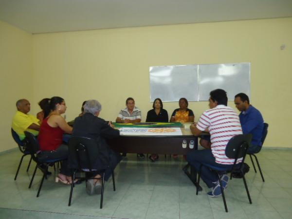Reuni&atilde;o do Rotary debate panfletagem no carnaval de Floriano.(Imagem:FlorianoNews)
