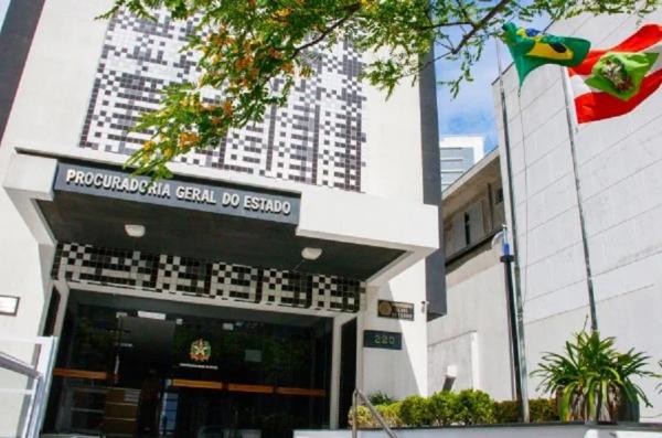PGE de Santa Catarina lança concurso com salário de R$ 31,9 mil