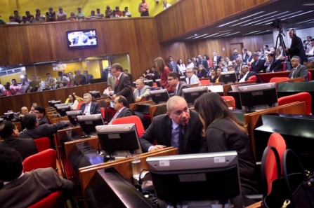 Disputa na Assembleia envolve cargos e R$ 281 milhões