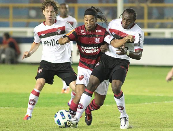Fla faz press&atilde;o, Furac&atilde;o faz gol(Imagem:Ag&ecirc;ncia / Ag. Estado)