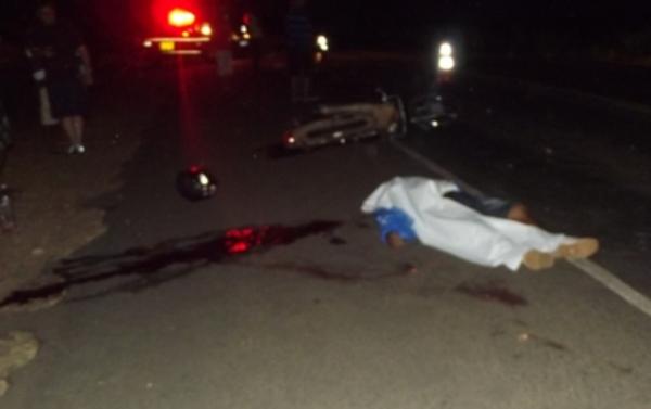 Acidente entre moto e caçamba deixa uma pessoa morta em Floriano.(Imagem:Reprodução/jc24horas)