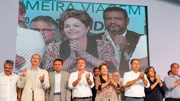 Autor de boato sobre Bolsa Família é 'desumano' e 'criminoso', diz Dilma