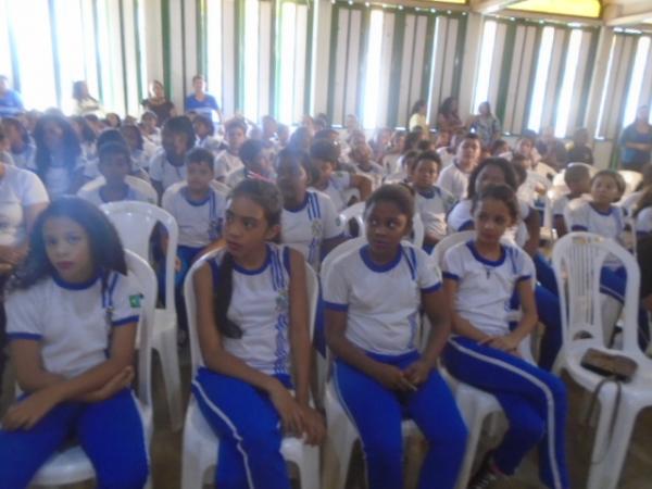  Projeto que visa o uso racional de &aacute;gua e energia el&eacute;trica contempla escolas da Rede Municipal.(Imagem:FlorianoNews)
