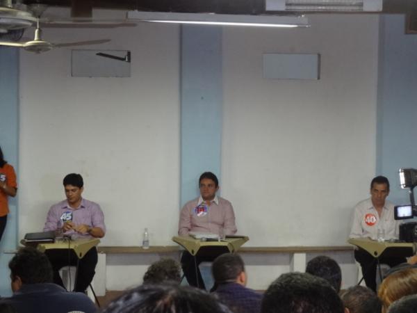 Segurança e organização faltaram em debate com candidatos à prefeitura de Floriano