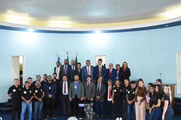 Solenidade marca entrega de móveis planejados da Câmara Municipal de Floriano.(Imagem:CMF)