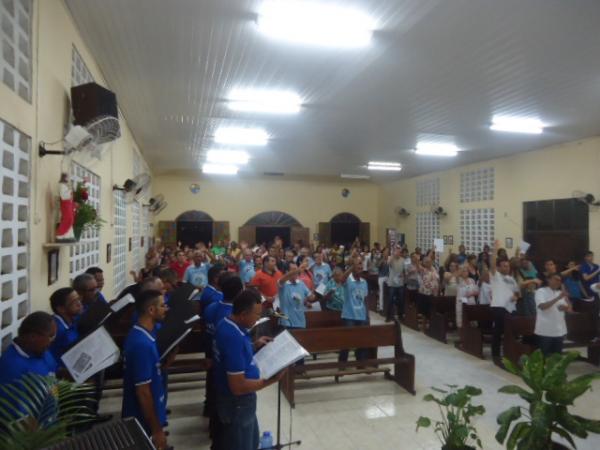 Fieis participam de festejos em honra a S&atilde;o Sebasti&atilde;o em Floriano.(Imagem:FlorianoNews)