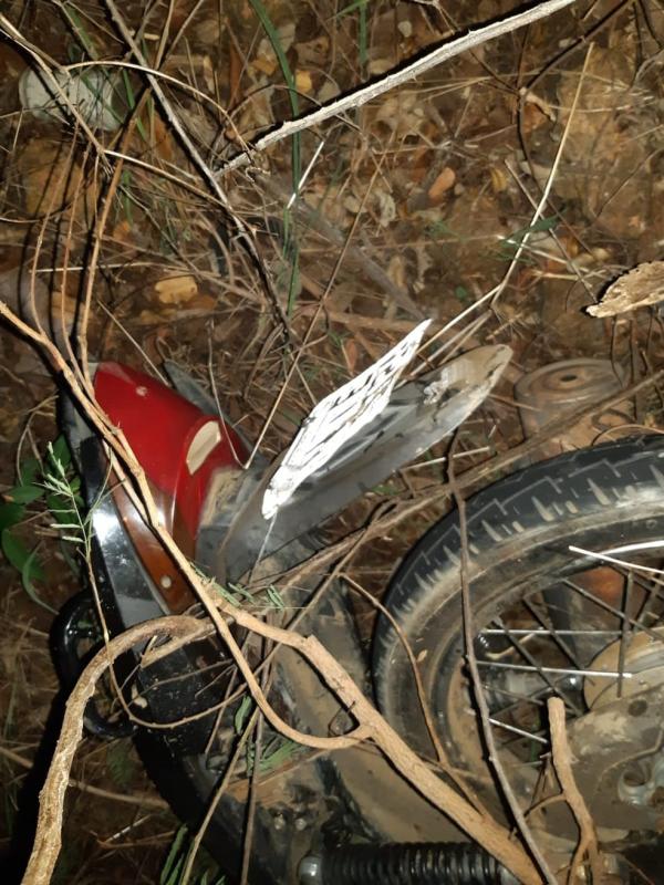 Motociclista morre ao ser colhido por caminhão que tentou desviar de animal na BR-316
