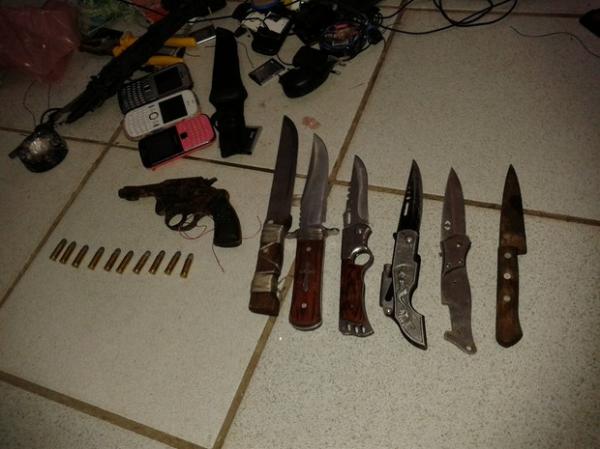 Vistoria encontra revólver, munições, celulares e punhais em presídio do PI