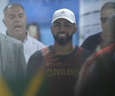 Nas redes sociais, Gabriel Barbosa anuncia acerto com o Flamengo