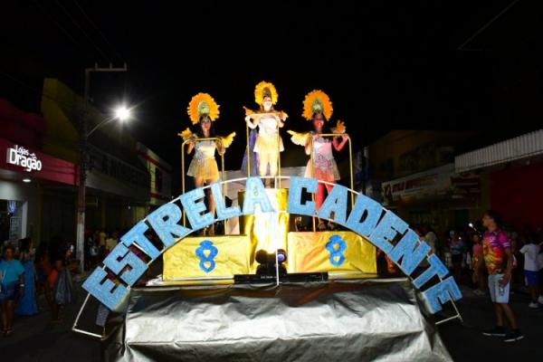 Desfile das Escolas de Samba encanta público na Avenida Getúlio Vargas.(Imagem:Secom)