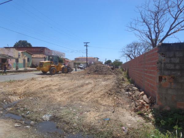 Obras de alargamento são iniciadas na Rua Raimundo Ataíde