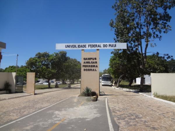 UFPI de Floriano(Imagem:FlorianoNews)