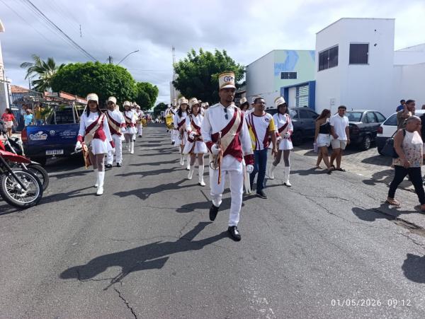 Ginásio Primeiro de Maio celebra 69 anos com desfile cívico e homenagens em Floriano.(Imagem:FlorianoNews)