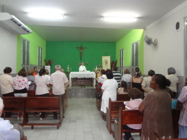 Cat&oacute;licos celebram Corpus Christi com missa e prociss&atilde;o em Floriano.(Imagem:FlorianoNews)