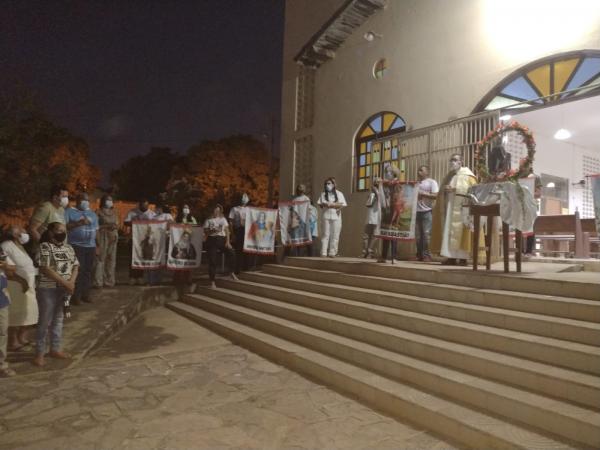 Fi&eacute;is participam do encerramento do festejo de Nossa Senhora SantAna em Floriano(Imagem:FlorianoNews)