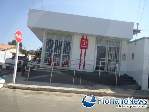 Ag&ecirc;ncia banc&aacute;ria &eacute; inaugurada em Bar&atilde;o de Graja&uacute;.(Imagem:FlorianoNews)