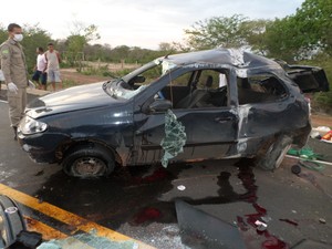 Filho morre a caminho do velório da mãe após carro capotar no Piauí