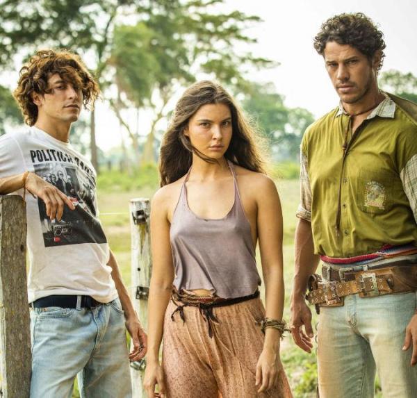 Proibido não amar e proibido proibir. Falou tudo, né? Esse registro cheio de amor entre os amigos ficou ainda mais especial com a música Um abraçaço, de Caetano Veloso, que foi in(Imagem:Reprodução)